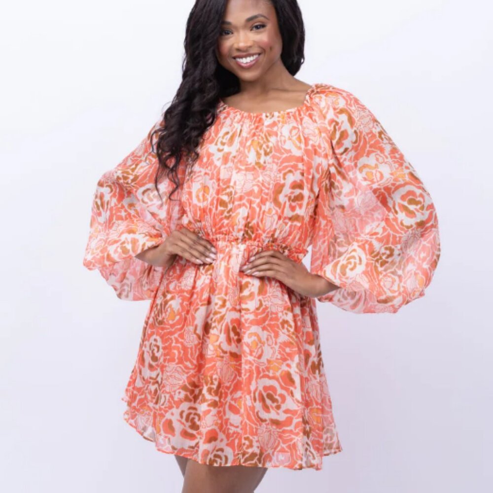 Make a statement with this figure flattering dress w/elastic-stretch waist. (S)